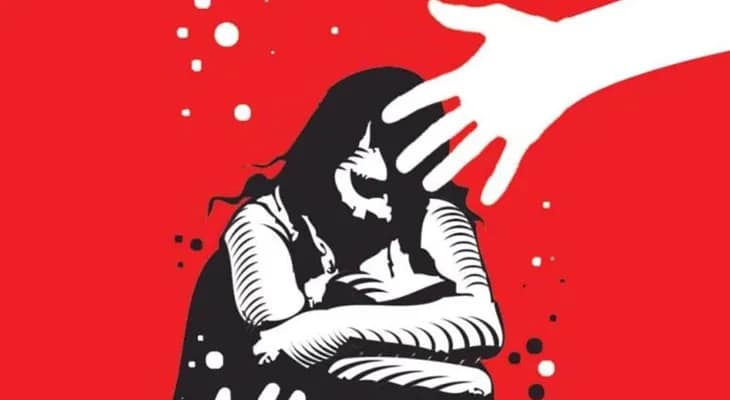 বাসের মধ্যে মহিলার শ্লীলতাহানি, অভিযুক্ত যুবককে গণধোলাই