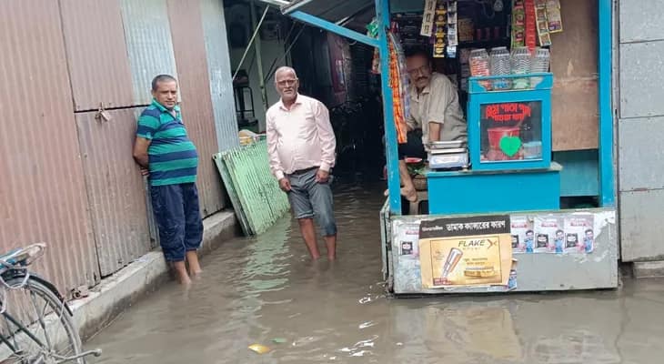 বেহাল নিকাশি, বৃষ্টিতে জলমগ্ন জলপাইগুড়ির দিনবাজার