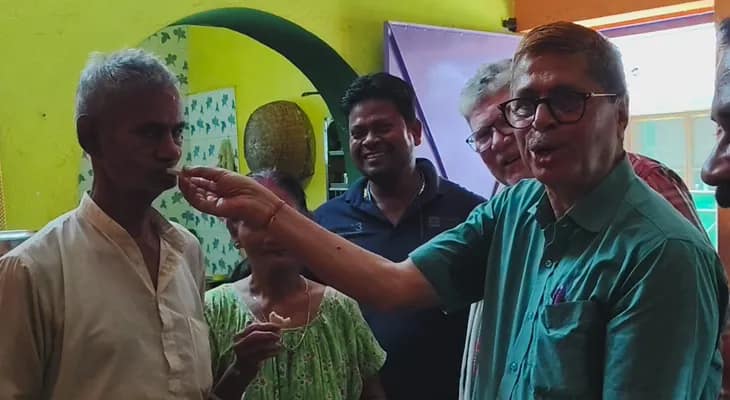 ভারতে ফিরেছেন বিএসএফ জওয়ান পূর্ণম, খুশিতে দুর্গাপুরে শ্বশুরবাড়িতে উৎসবের আমেজ