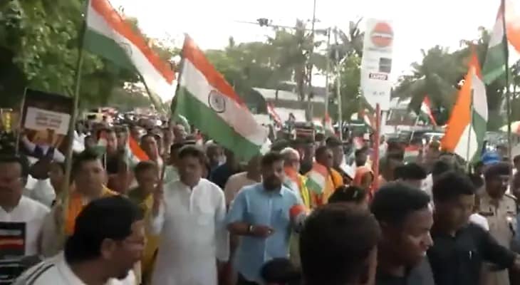 আগরতলায় তিরঙ্গা যাত্রায় অংশ নিলেন ত্রিপুরার মুখ্যমন্ত্রী মানিক সাহা