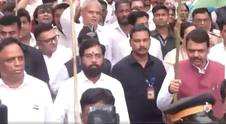মুম্বইতে তিরঙ্গা যাত্রা, রয়েছেন মহারাষ্ট্রের মুখ্যমন্ত্রী দেবেন্দ্র ফড়নবিশ