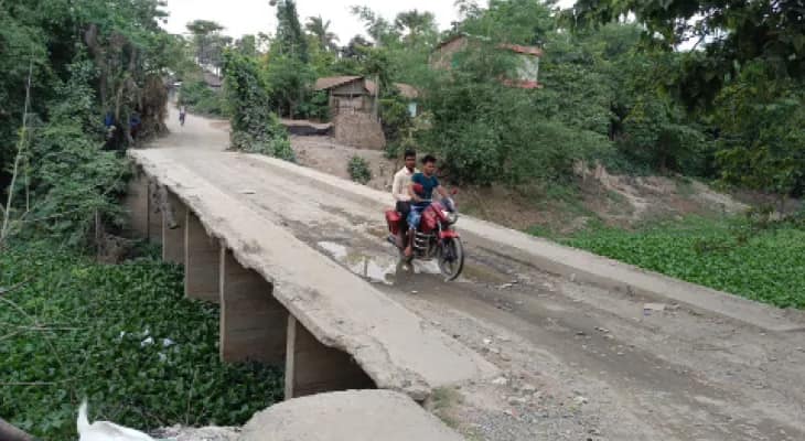 সাদলীচকে সেতুর বেহাল দশা, সংস্কারের দাবি
