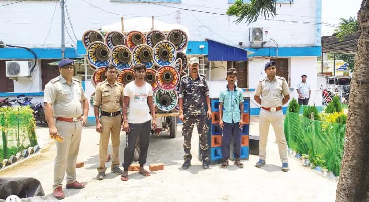 হরিপাল, চণ্ডীতলায় সাউন্ড বক্স সহ গ্রেপ্তার নয় যুবক