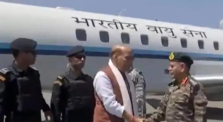 জম্মু ও কাশ্মীরের শ্রীনগরে পৌঁছলেন প্রতিরক্ষামন্ত্রী রাজনাথ সিং