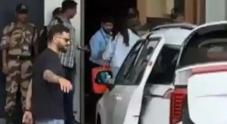 আইপিএল: বেঙ্গালুরুর উদ্দেশে রওনা দিলেন বিরাট কোহলি