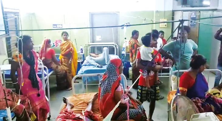 দাঁতনে বিয়েবাড়িতে খেয়ে অসুস্থ অন্তত ৫০ জন, ভর্তি হাসপাতালে