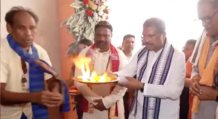 ওড়িশার সম্বলপুরে এলেন কেন্দ্রীয় মন্ত্রী ধর্মেন্দ্র প্রধান