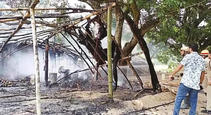 কিশোরকে পিটিয়ে খুনের ঘটনায় ধৃতের  বাড়ি ভাঙচুর, বিক্ষোভ ও রাস্তা অবরোধ