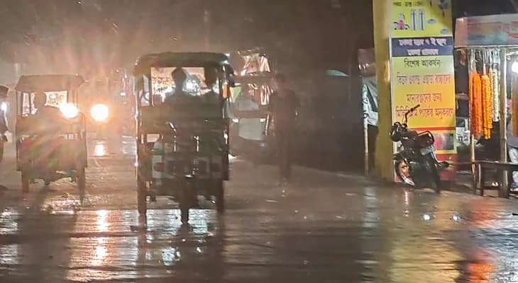 শনিবার বিকেলে রামপুরহাটে স্বস্তির বৃষ্টি