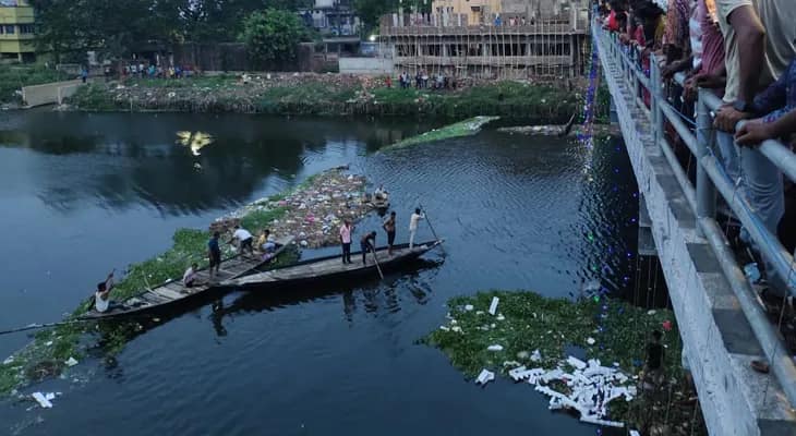 বনগাঁর রাখলদাস সেতু থেকে ইছামতীতে ঝাঁপ যুবকের, চলছে তল্লাশি