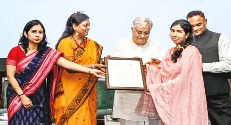 বছরে লাখখানেক মানুষকে ব্যাঙ্কিং পরিষেবা, পুরস্কৃত ক্যানিংয়ের নাজিমা