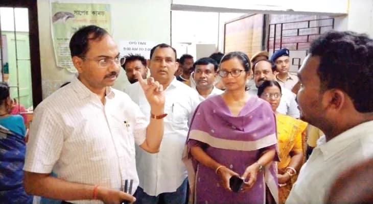 হাসপাতালে জমে থাকা  বর্জ্য দ্রুত সরানোর নির্দেশ
