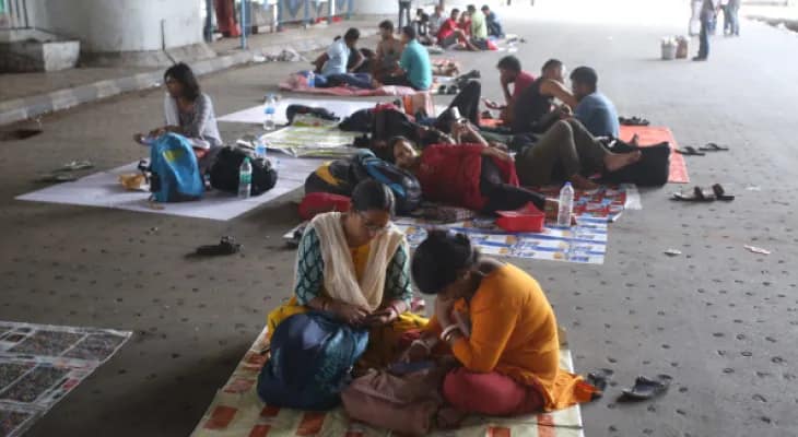 অভিযুক্ত শিক্ষক ও শিক্ষাকর্মীদের নোটিস পাঠিয়ে  থানায় তলব শুরু আজ, গরহাজির হলেই গ্রেপ্তার!