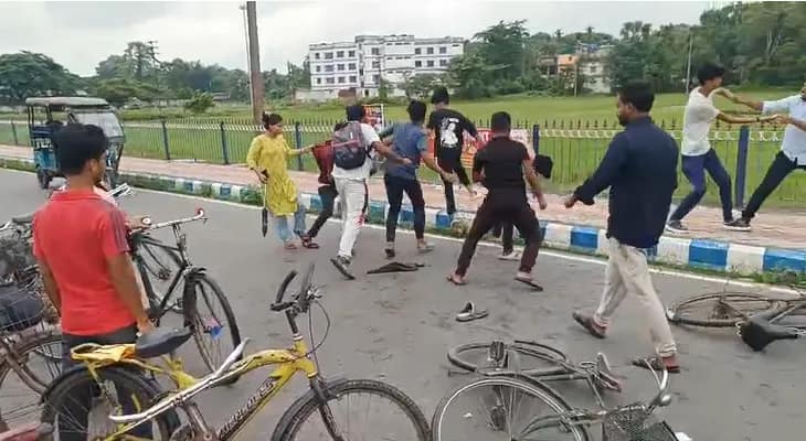 কোচবিহারের পঞ্চানন বর্মা বিশ্ববিদ্যালয়ে ডিএসও-র ডাকা ছাত্র ধর্মঘটকে ঘিরে উত্তেজনা