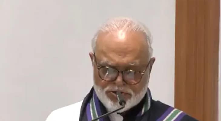 মহারাষ্ট্রের রাজভবনে মন্ত্রী পদে শপথ নিলেন এনসিপি নেতা ছগন ভুজবল