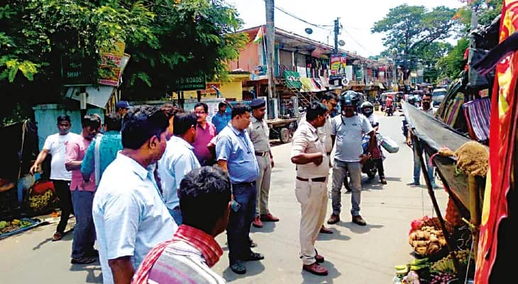 শ্যামপুর মোড়ে দু’দিনের মধ্যেই ফুটপাত দখলমুক্ত করার নির্দেশ