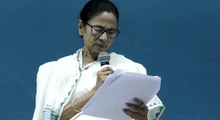 বর্ষার আগেই রাস্তা তৈরির কাজ শেষ করতে হবে: মুখ্যমন্ত্রী