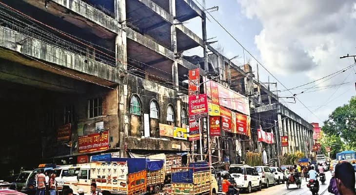 ব্যর্থ ‘বর্ণপরিচয়’, ২৮০০ কোটি দাবি পুরসভার