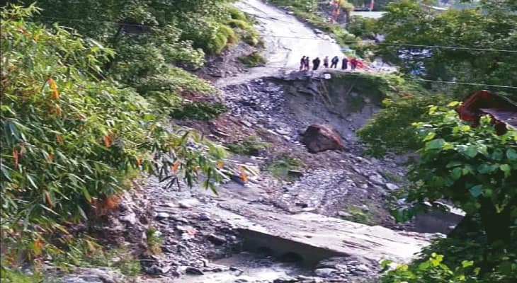 লাগাতার বৃষ্টি-ধসে বিপর্যস্ত উত্তর সিকিম, লাচেন-লাচুংয়ে আটকে বহু বাঙালি পর্যটক, বিচ্ছিন্ন গ্যাংটক