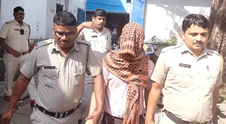 বুধবার বসিরহাট থেকে ধৃত ভুয়ো চিকিৎসক অনুপম বোসকে বৃহস্পতিবার উলুবেড়িয়া আদালতে তোলা হল