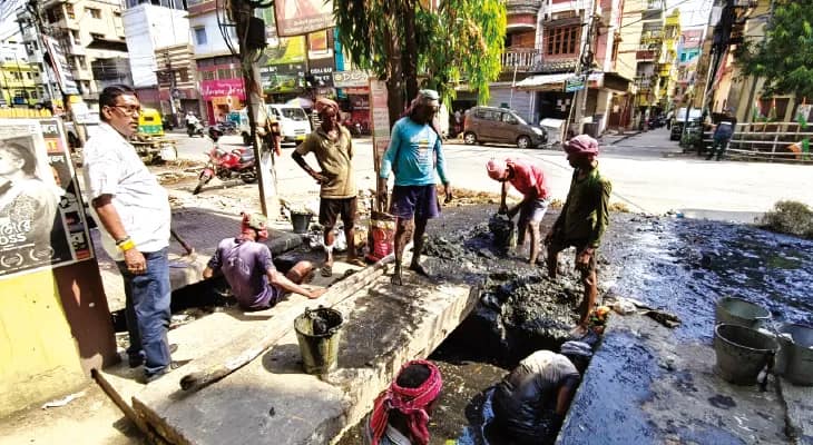 জল জমার যন্ত্রণা থেকে মুক্তি দিতে শুরু হল নিকাশি সংস্কার, স্বস্তি পানিহাটিতে