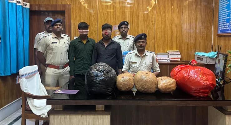 বৃহস্পতিবার রাতে ২৪ কেজি গাঁজা উদ্ধার করল বহরমপুর থানার পুলিস, ধৃত ২