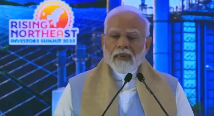রাইজিং নর্থইস্ট ইনভেস্টর সামিটে বক্তব্য রাখছেন প্রধানমন্ত্রী নরেন্দ্র মোদি
