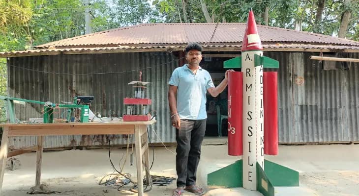 দেশরক্ষায় মডেল বানিয়ে তাক বাগদার অভিষেকের
