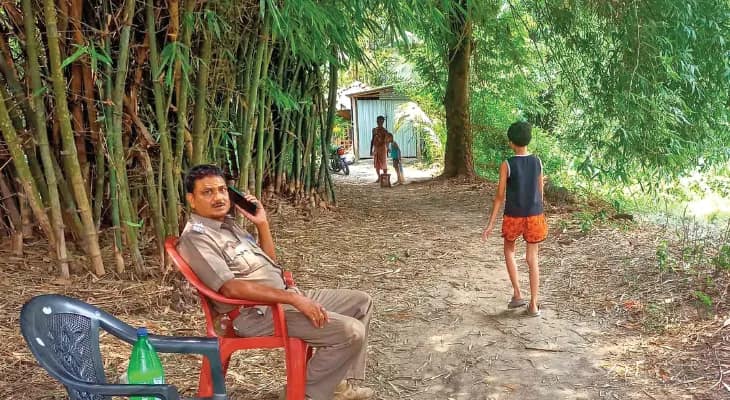 ছাত্রের আত্মহত্যার ঘটনায় প্রতিবাদীদের বেদম লাঠিপেটা পুলিসের, ডেপুটেশন
