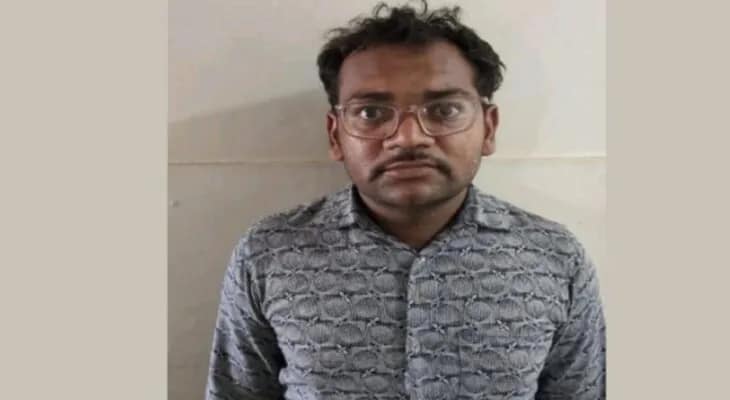 বিএসএফ ও বায়ুসেনার সম্পর্কে গুরুত্বপূর্ণ তথ্য পাকিস্তানি এজেন্টকে পাচারের অভিযোগে গুজরাতে গ্রেপ্তার এক স্বাস্থ্যকর্মী