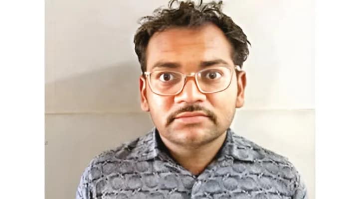 গুজরাতের সরকারি কর্মী পাক চর, হানিট্র্যাপ? বিএসএফ-বায়ুসেনার তথ্য পাচার করতে গিয়ে গ্রেপ্তার