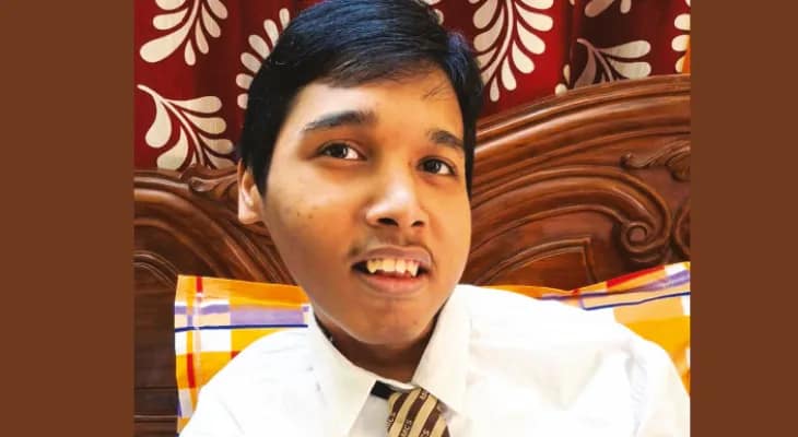 বিরল রোগে আক্রান্ত মেধাবী ছাত্র অনুভবের মৃত্যুতে শোকের ছায়া