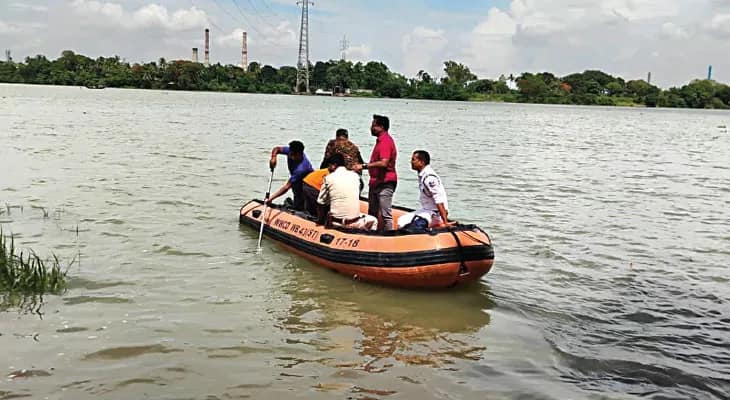 দুই কিশোরীকে বাঁচাতে গঙ্গায় ঝাঁপ, নিখোঁজ কিশোর, মর্মান্তিক ঘটনা শ্রীরামপুরে, সন্ধ্যায় উদ্ধার নাবালিকাদের মৃতদেহ