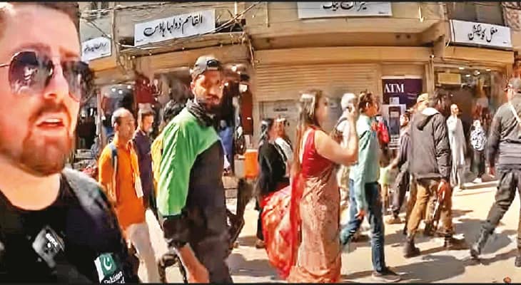লাহোরে একে-৪৭’র পাহারায় জ্যোতি, স্কটিশ ইউটিউবারের ভিডিওতে প্রকাশ্যে পাক চরের নয়া রূপ