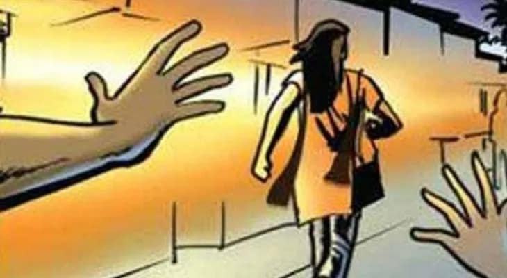 রাতের অন্ধকারে স্কুল ছাত্রীর গায়ে পোড়া মোবিল, হইচই উত্তরপাড়ায়