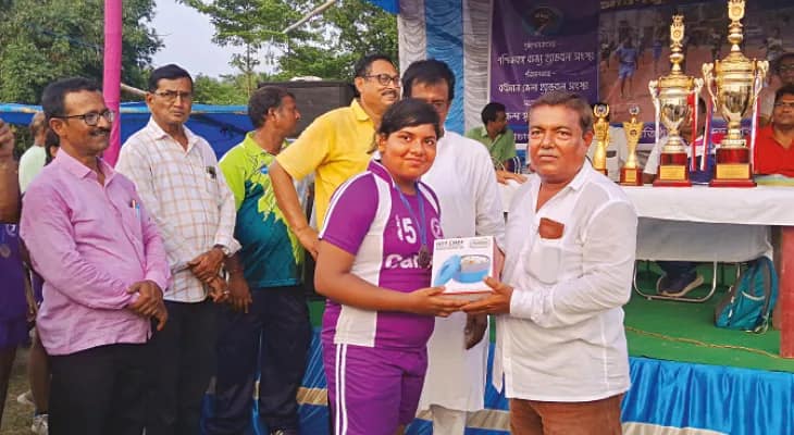 ভাতারে রাজ্য সাব জুনিয়ার বালিকা হ্যান্ডবল প্রতিযোগিতা