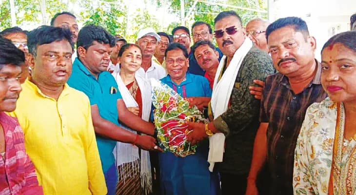 ঘাটাল সাংগঠনিক জেলা সভাপতিকে সংবর্ধনা খড়্গপুর-২ ব্লক যুব তৃণমূলের