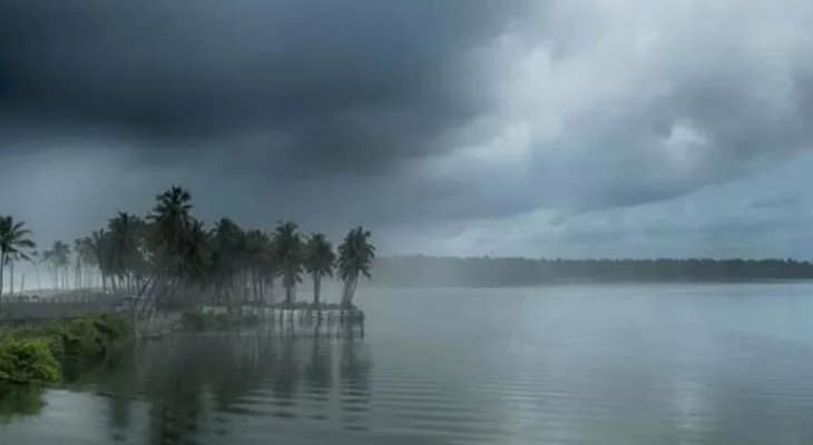 ১২ দিন আগে প্রবেশ করছে মৌসুমি বায়ু, কালই উত্তরে বর্ষা! দুর্যোগ মোকাবিলায় সতর্ক প্রশাসন