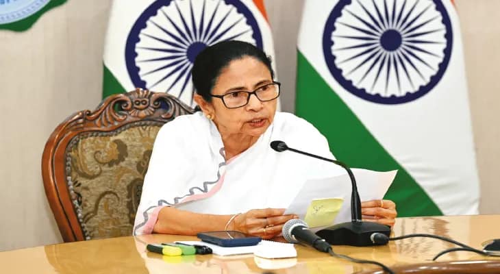 ৪৪২০৩ পদে নিয়োগ: মমতা, এসএসসির বিজ্ঞপ্তি শুক্রবার, পরীক্ষায় বসতেই হবে চাকরিহারাদের
