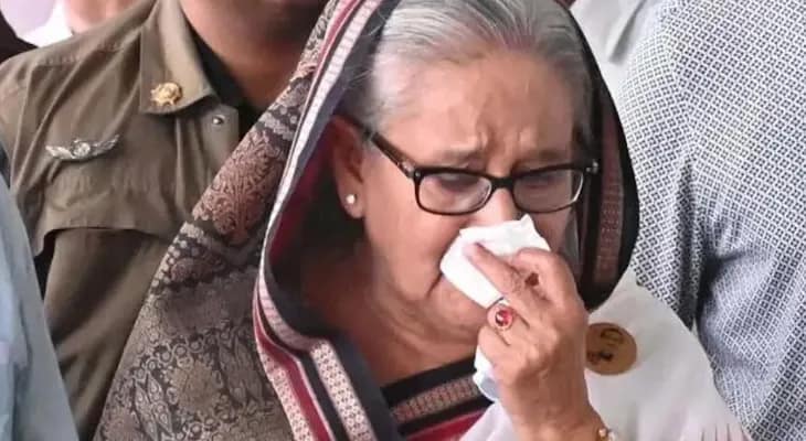 ‘গুলি করুন আমায়, এই গণভবনেই কবর দিয়ে দিন,’ বাংলাদেশ ছাড়ার পূর্বে এমনটাই বলেছিলেন শেখ হাসিনা