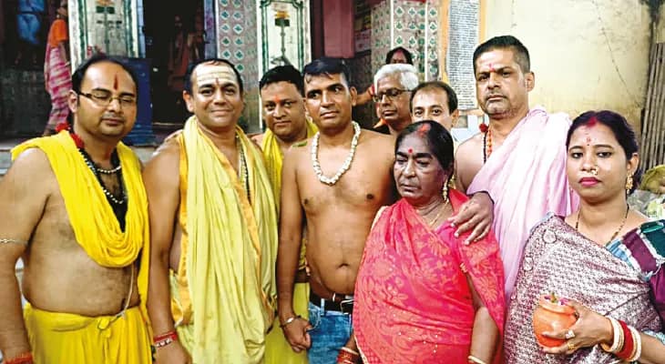 তারকেশ্বরে পুজো দিলেন পূর্ণম