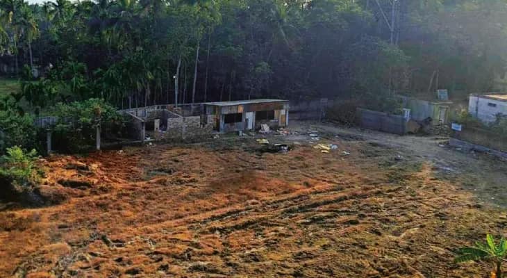 হাবড়ায় সরকারি জমি ‘দখল’  করে বেআইনি নির্মাণ, ক্ষোভ