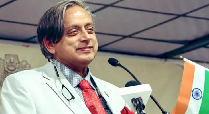 মোদি-ভজনা নিয়ে দলের মধ্যেই সমালোচনার ঝড়, গুরুত্ব দিতে নারাজ থারুর
