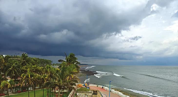 দুর্যোগের জেরে দীঘায় সমুদ্রে স্নান বন্ধ