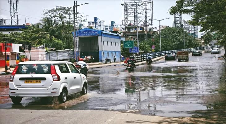 পাটুলি থেকে বাঘাযতীন সেতুতে ওঠার রাস্তায় অল্প বৃষ্টিতেই জমে যাচ্ছে জল