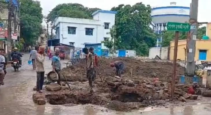 রাজীব গান্ধীর শহিদ বেদি  রাতারাতি ‘উধাও’, বিতর্ক