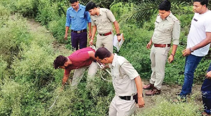 ৩০০ টাকায় কেনা দা দিয়েই প্রেমিকার স্বামীকে খুনের চেষ্টা