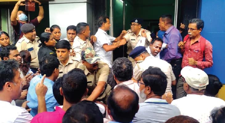 স্মার্ট মিটারের বিরুদ্ধে স্মারকলিপি