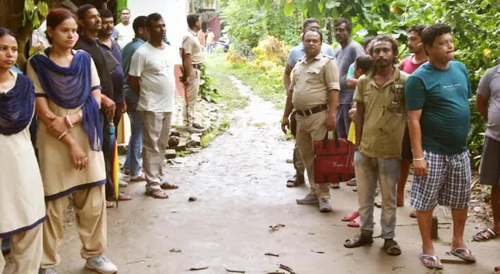 চাপড়ায় অঙ্গনওয়াড়ি কর্মীর অর্ধনগ্ন রক্তাক্ত দেহ উদ্ধার, চাঞ্চল্য এলাকায়