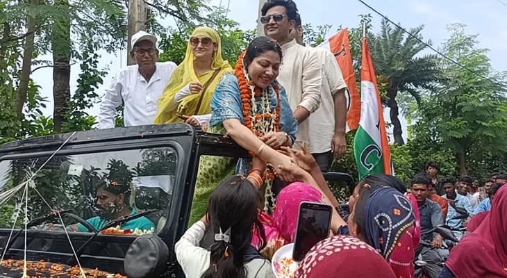 কালীগঞ্জে বিধানসভার উপনির্বাচনে হাটগাছা পঞ্চায়েত এলাকায় প্রচারে তৃণমূল কংগ্রেস প্রার্থী আলিফা আহমেদ‌‌‌